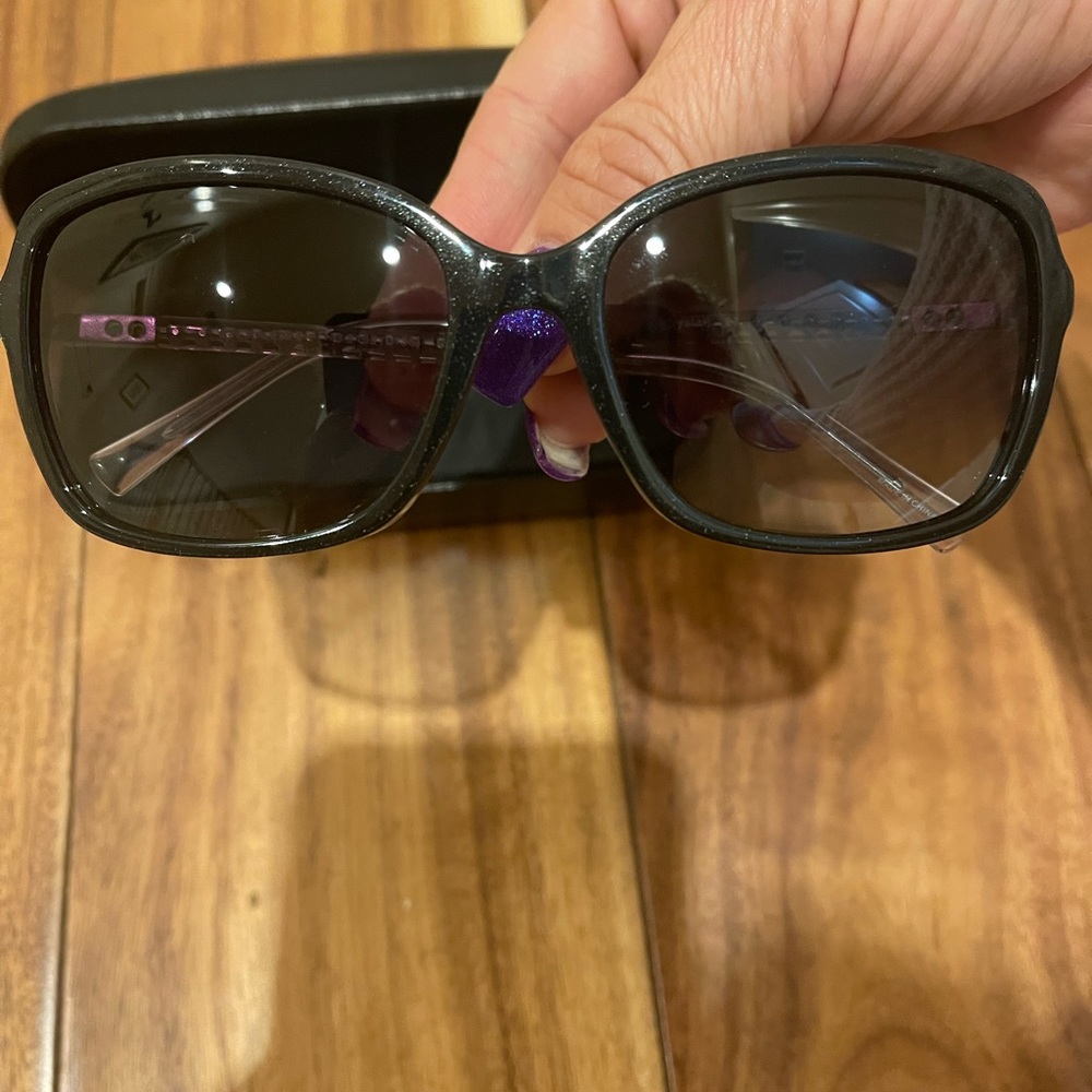 Black Coach sunglasses - Picture 4 of 6